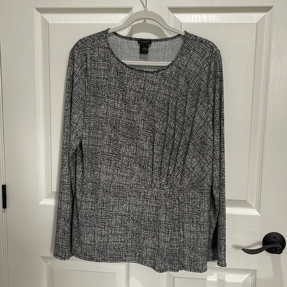 Women’s Top - Ann Taylor Factory. XL